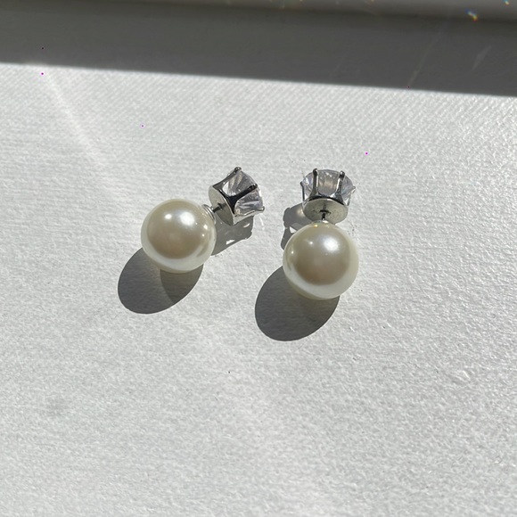 White Pearl Earrings - Picture 1 of 5